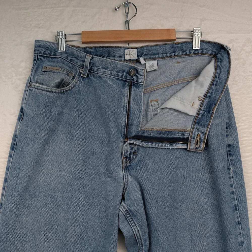 VTG Calvin Klein Jeans Men's 38x30 Blue Light Wash Easy Fit Tapered Relaxed 90s